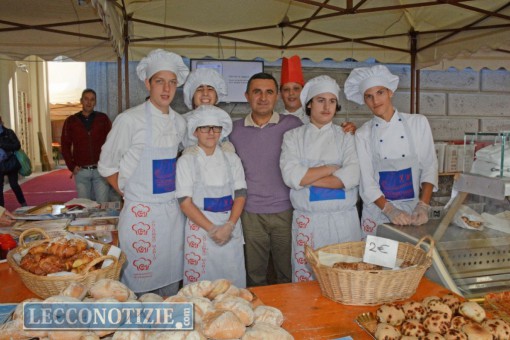 Gli studenti dell'Istituto Aldo oro