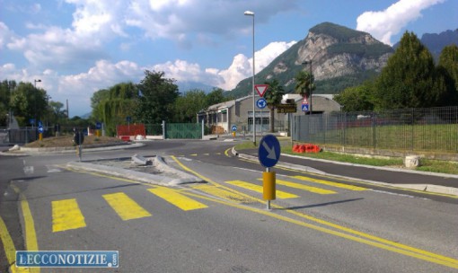 L'altro cartello in "posizione precaria" visti i danneggiamenti degli ultimi giorni