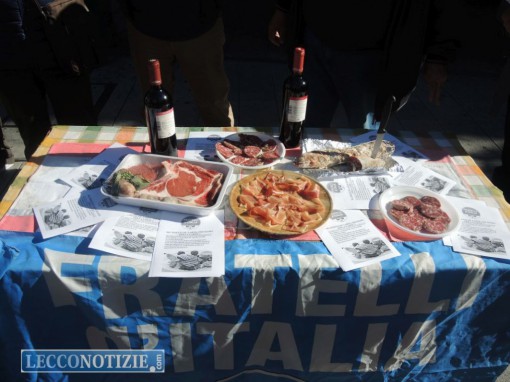 piazza XX settembre_flash mob carne (4)