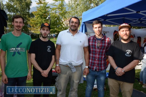 L'assessore Gheza (al centro) insieme al consigliere comunale Roberto Nigriello e agli organizzatori