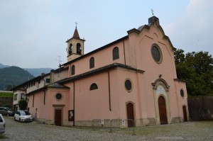 La chiesa parrocchiale di Abbadia Lariana, dove domani alle 15.30 si svolgeranno i funerali di Michele .