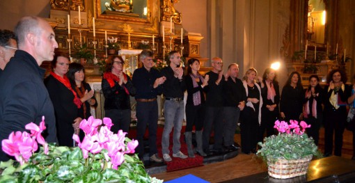 Il Coro Siyahamba di Ballabio diretto dal maestro Massimo Gilardoni.