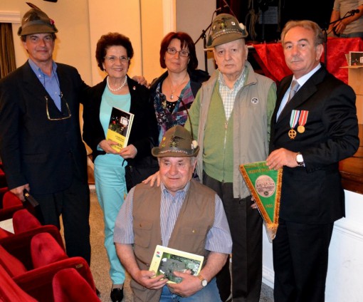 Un'altra immagine della serata di giugno del 2013 in ricordo dell'alpino Luigi Pascazio.