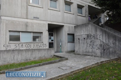 centro sociale scritte (7)