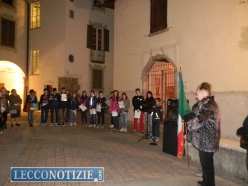 Gli alunni della scuola media Vassena leggono alcuni brani ispirati alla Grande Guerra