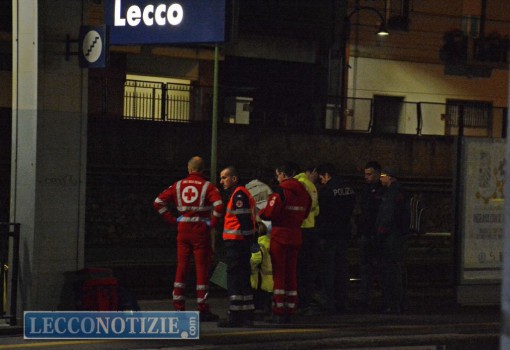 donna caduta stazione (1)