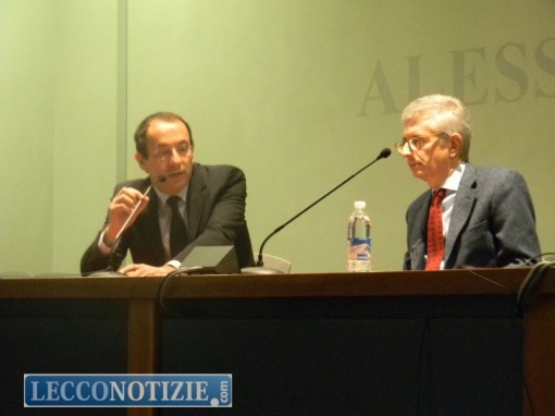 Ottaviano Martinelli e Antonio Lora introducono il convegno sulla prevenzione nella salute mentale