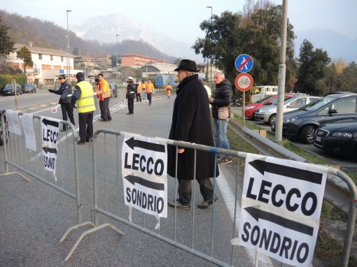 Pescate_chiusura svincolo per pulizie93