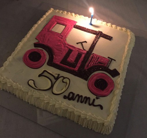 La torta con il logo dell'Autoscuola Lecchese