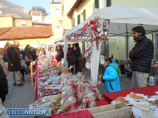bancarelle_ piazza regazzoni_ calolzio (8)