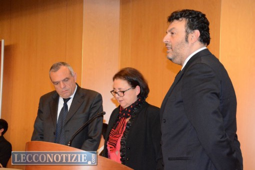 Liliana Baccari insieme al viceprefetto Terrusi (a sinistra) e al capo di Gabinetto Simeone (a destra)