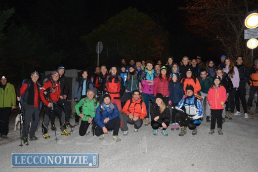 Il gruppo partito da via del Pozzo a Civate