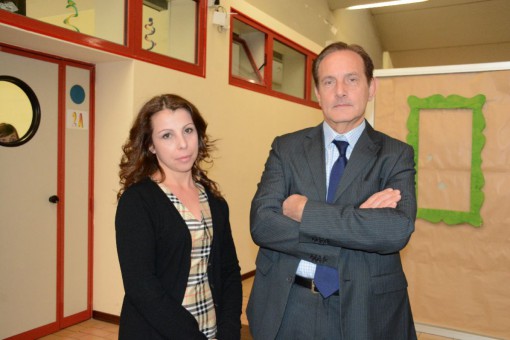 La prof.ssa Giuseppina Talarico insieme al dirigente scolastico Claudio Lafranconi