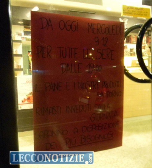Il cartello affisso alla porta del panificio valmadrerese