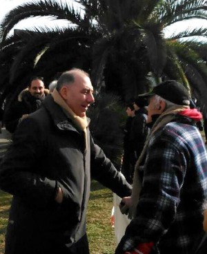 Giuseppe Moioli riceve i complimenti del presidente Giuseppe Abbagnale.