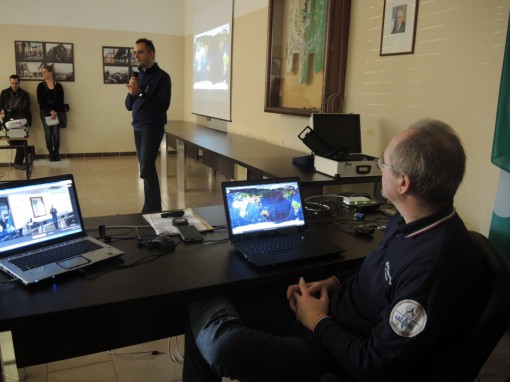 Civate_alunni in collegamento con base spaziale_201657