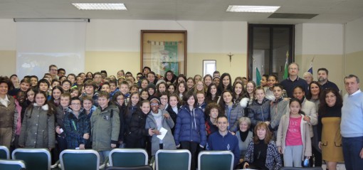 Civate_alunni in collegamento con base spaziale_201687