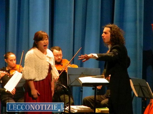 Il soprano Mika con il direttore Lorenzo Passerini