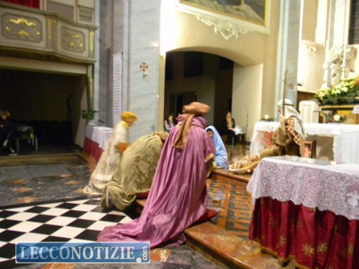 I tre Re Magi omaggiano la Sacra Famiglia