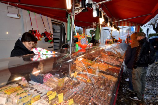 Dopo il maltempo dello scorso 7 febbraio, domenica prossima torneranno le bancarelle sul lungolago di Abbadia Lariana.