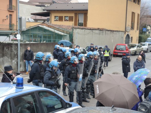Lecco_presidio piazza era ForzaNuova2016_08