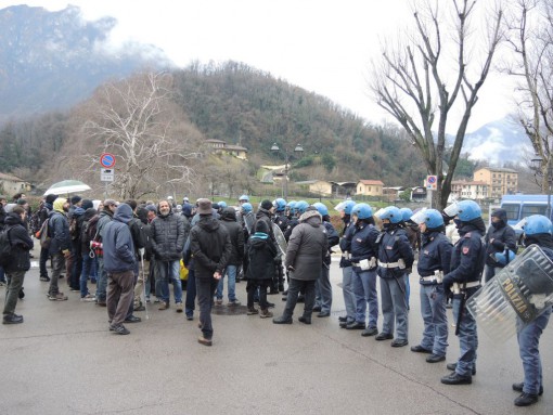 Lecco_presidio piazza era ForzaNuova2016_14