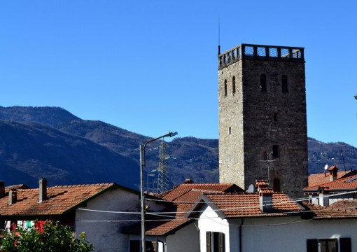 La torre di Maggiana, detta "del Barbarossa".