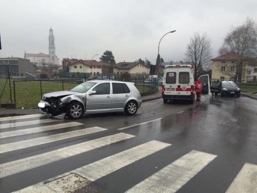 Valmadrera_tamponamento via Leopardi_52