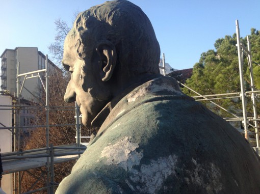 restauro statua manzoni (1)