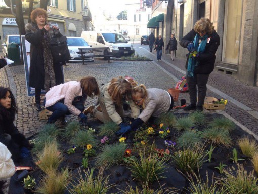 aiuola_femminile presente5