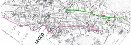 IN ROSA IL PERCORSO DI GARA, IN VERDE LE FRECCE CON LA DEVIAZIONE CENTRO