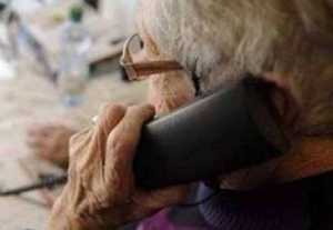 anziana telefono