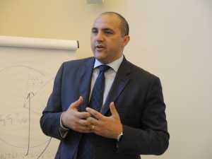 L'on. Gian Mario Fragomeli (PD)