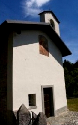 La chiesa di San Michele a Sornico di Lierna.