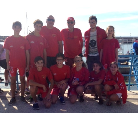 I portacolori della Canottieri Moto Guzzi presenti a Sanremo.