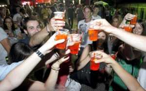 drink-bere-alcol-festa