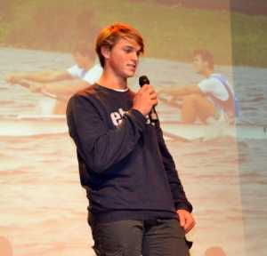 Siul palco del "De Andrè" Andrea Panizza, campione del mondo Junior di canottaggio.